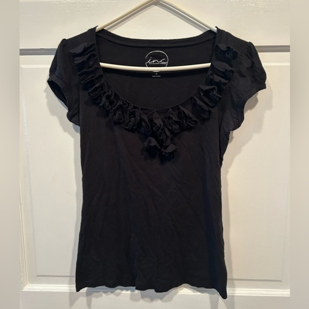 INC INTERNATIONAL CONCEPTS WOMENS BLACK T SHIRT SIZE MEDIUM SCOOP NECK ROSETTES